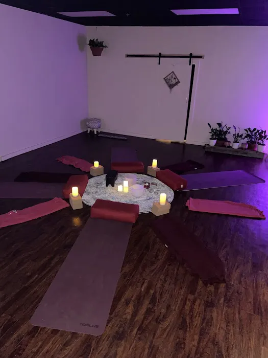 Earthbound Yogi Yoga Center Picture 2