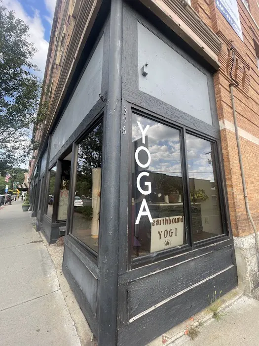 Earthbound Yogi Yoga Center Picture 3