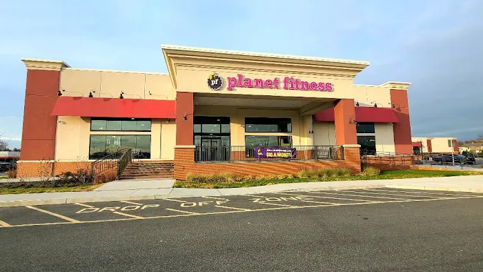 Planet Fitness Picture 6