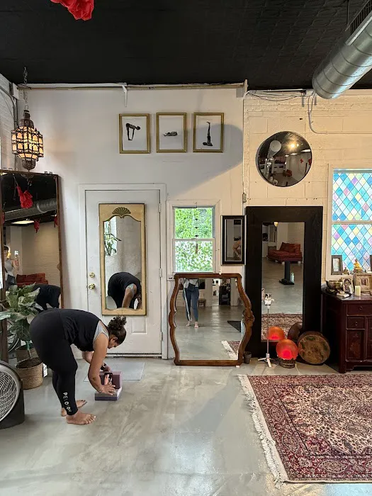 Atmananda Yoga Englewood Picture 3