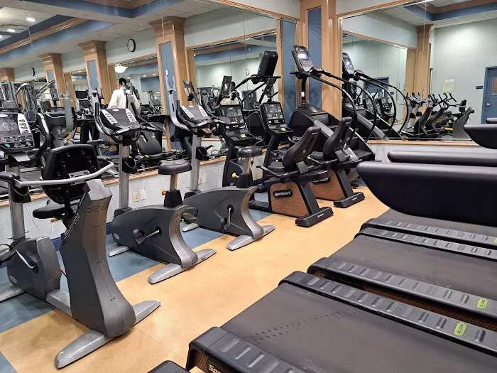 YVY Community Fitness Picture 2