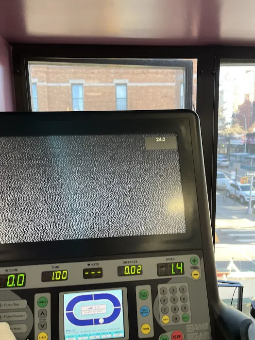 Crunch Fitness - South Slope Picture 8