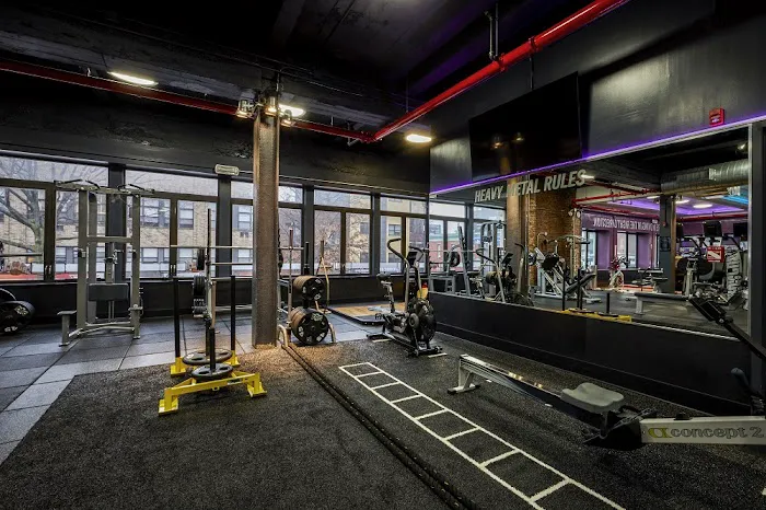 Crunch Fitness - South Slope Picture 2