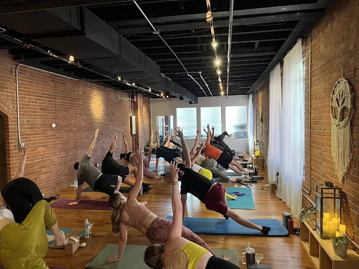 The Om Lounge Yoga & Wellness Picture 7