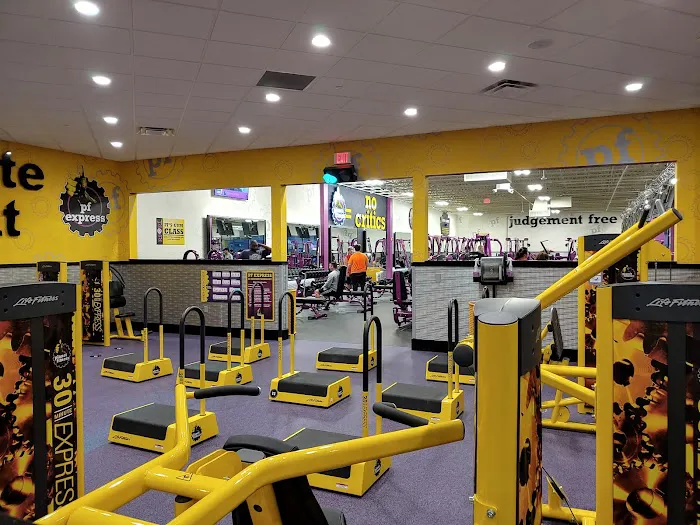 Planet Fitness Picture 6