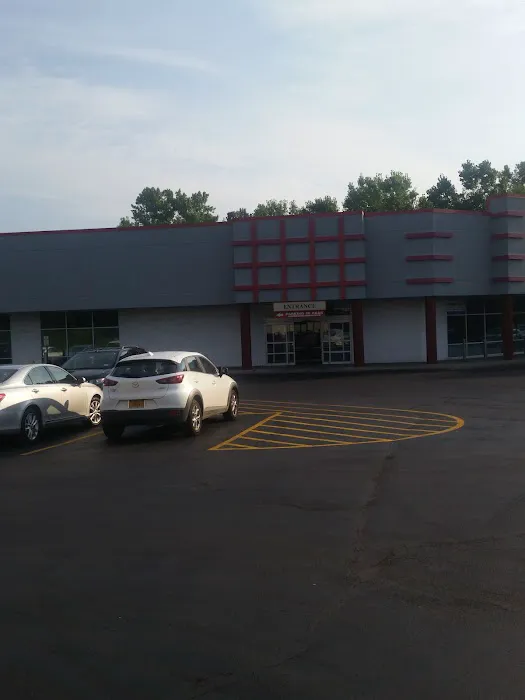 Crunch Fitness - Fairmount Picture 1