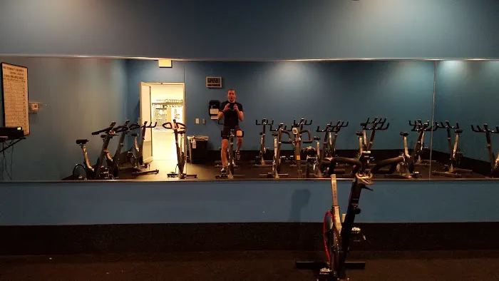 Crunch Fitness - Fairmount Picture 7