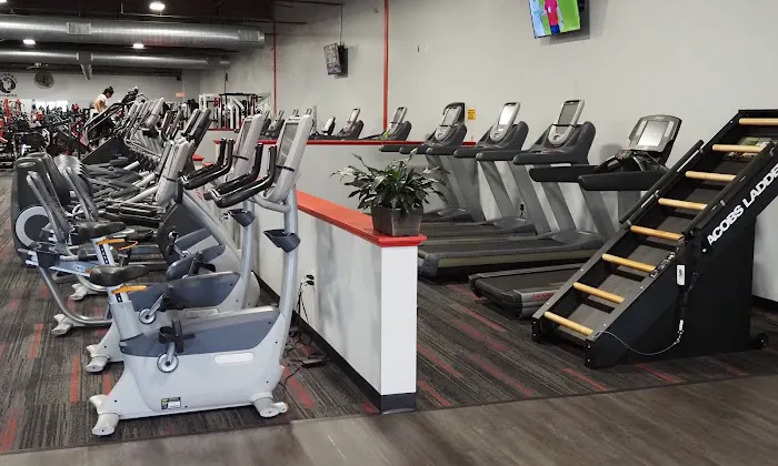 Universal Fitness Picture 3