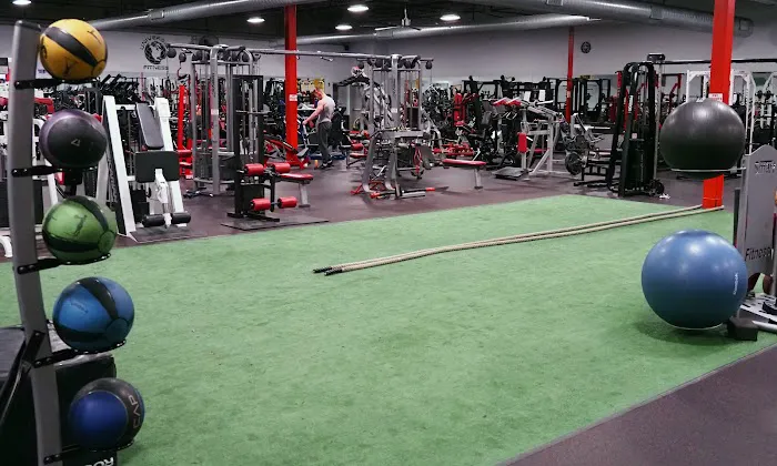 Universal Fitness Picture 8