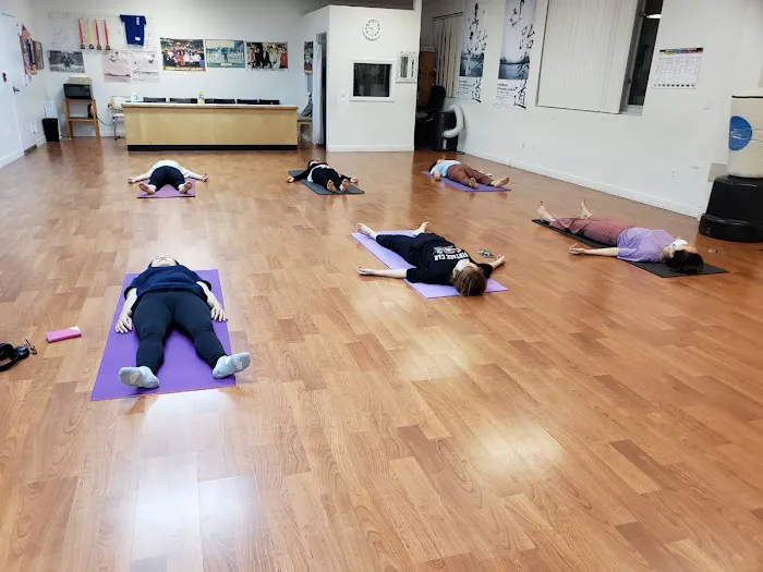 K Thunderbolt meditation & yoga Picture 4