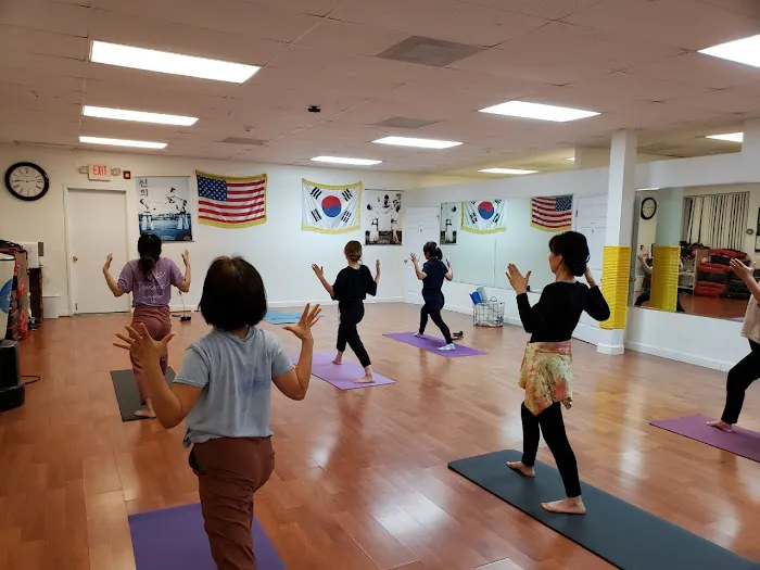 K Thunderbolt meditation & yoga Picture 3