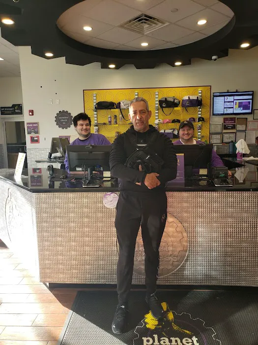 Planet Fitness Picture 6