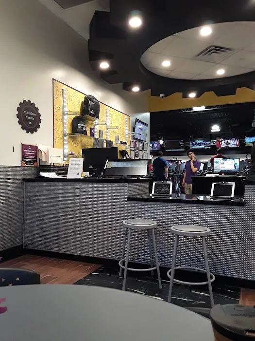 Planet Fitness Picture 9