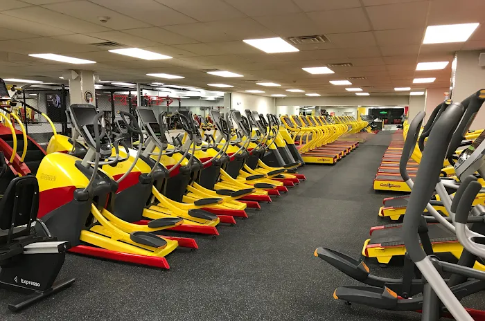 Retro Fitness Picture 9