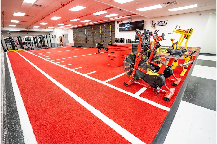 Retro Fitness Picture 6