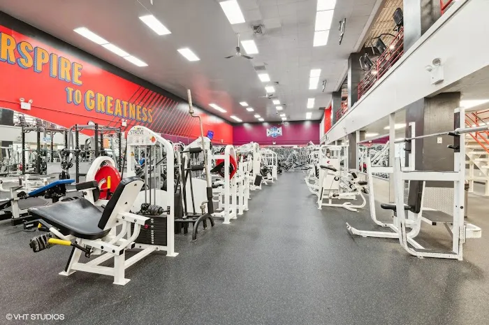 Crunch Fitness - Bensonhurst Picture 6