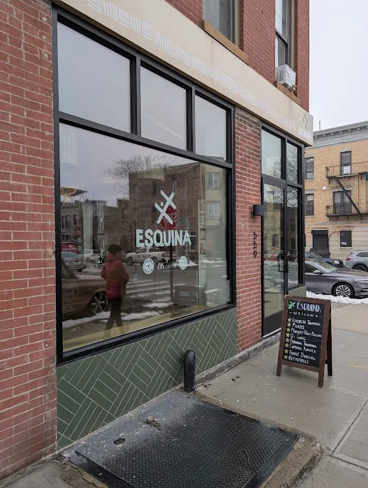 Esquina Picture 4