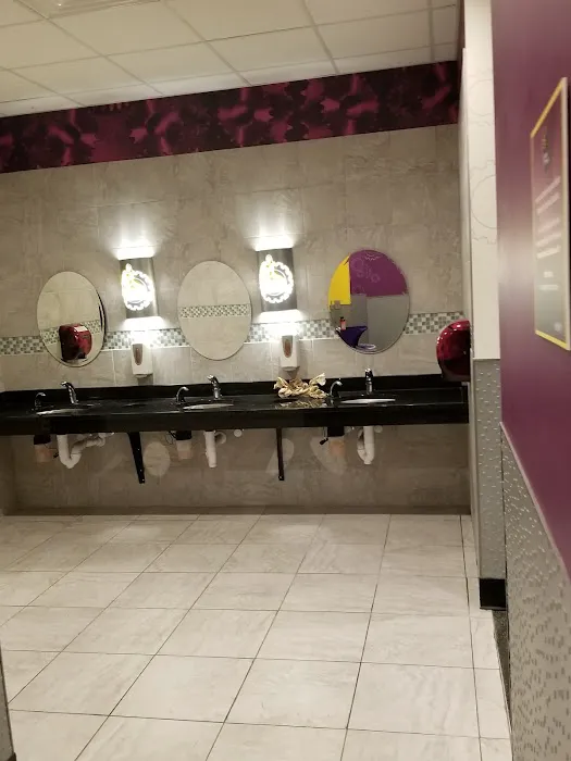 Planet Fitness Picture 2