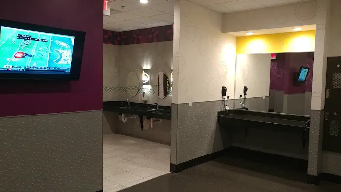 Planet Fitness Picture 10
