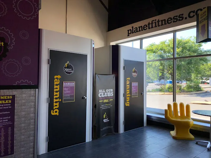 Planet Fitness Picture 10