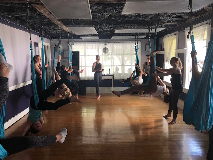 Change Yoga Studio Picture 4