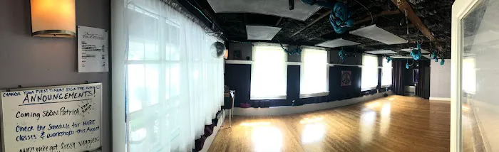 Change Yoga Studio Picture 9