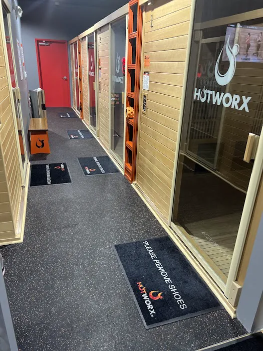 HOTWORX - Camillus, NY - West Genesee Picture 6