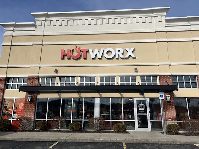 HOTWORX - Camillus, NY - West Genesee Picture 8
