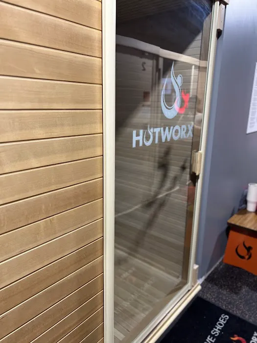 HOTWORX - Camillus, NY - West Genesee Picture 3