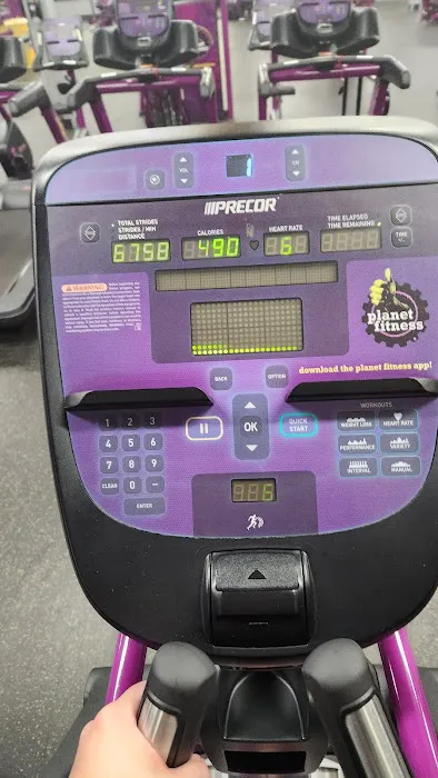 Planet Fitness Picture 8