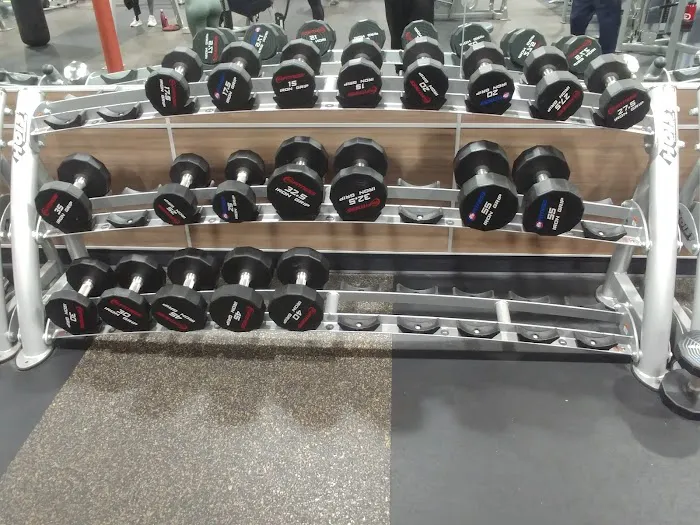 24 Hour Fitness Picture 8