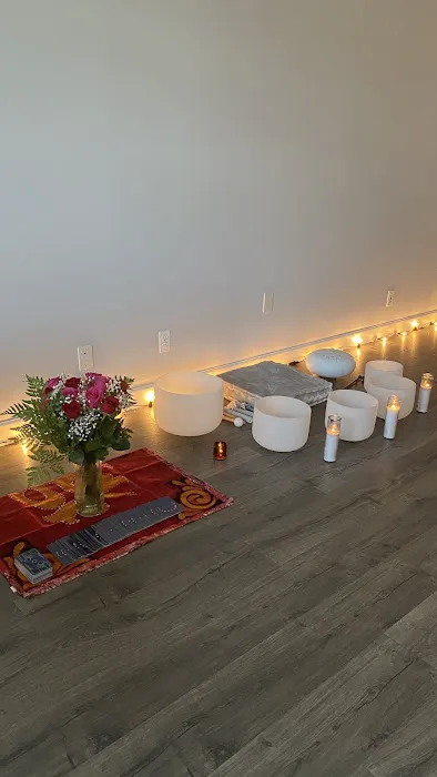 Rise & Flow Yoga, Healing & Wellness Studio Picture 9
