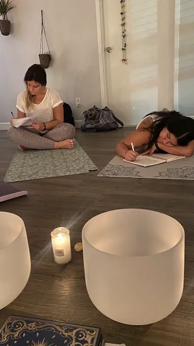 Rise & Flow Yoga, Healing & Wellness Studio Picture 3