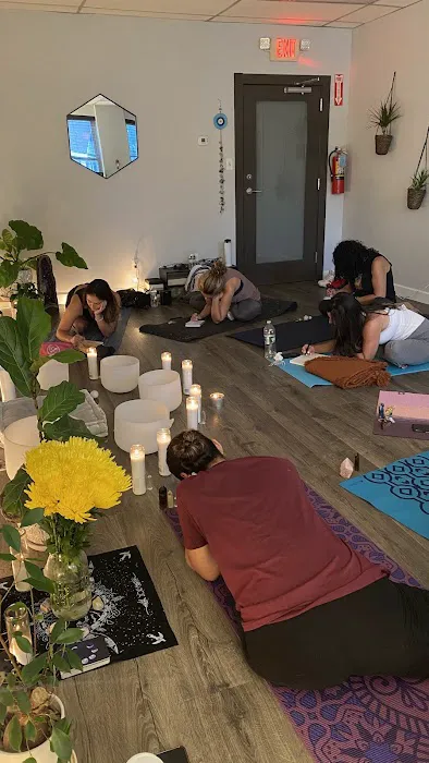 Rise & Flow Yoga, Healing & Wellness Studio Picture 7