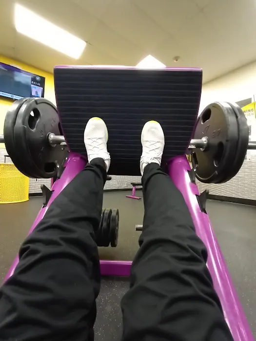 Planet Fitness Picture 10