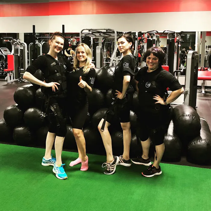 ShapeUBody EMS Fitness Training and Workout Picture 2