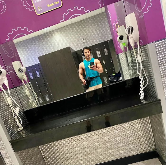 Planet Fitness Picture 6