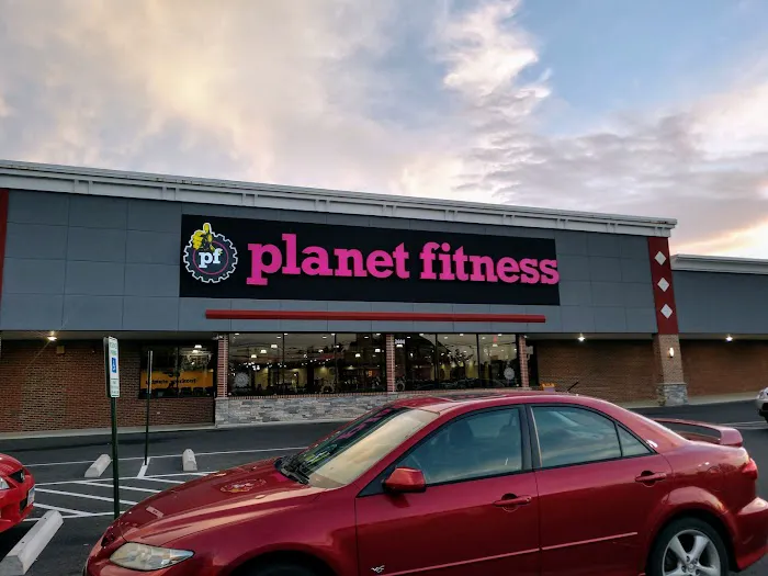 Planet Fitness Picture 1