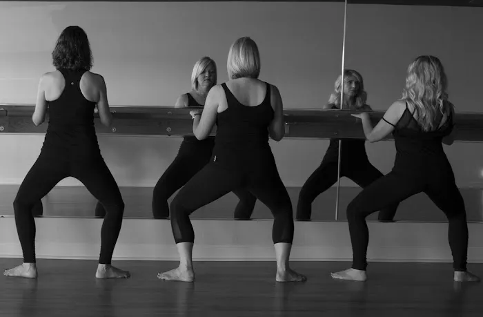 Corner Barre Picture 1