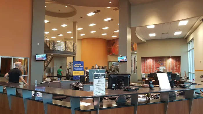 LA Fitness Picture 9