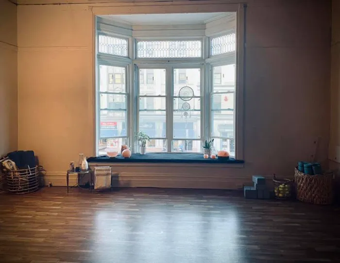 Downtown Yoga Loft Picture 4