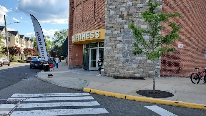 LA Fitness Picture 7