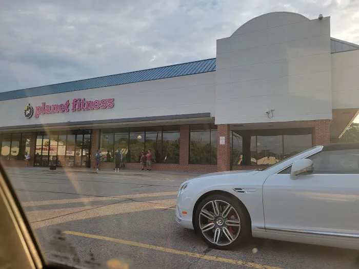 Planet Fitness Picture 7