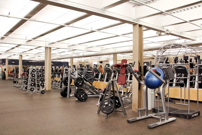 The Edge Fitness Clubs Picture 7