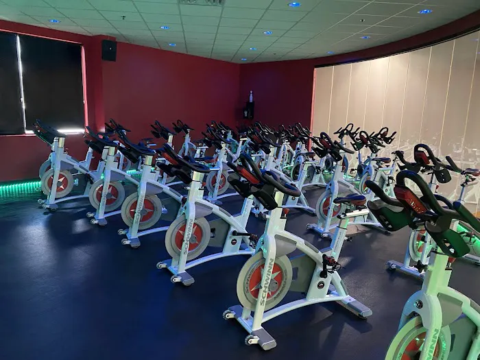 Elite Fitness Club Picture 2