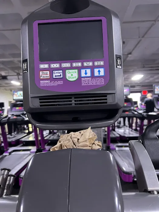Planet Fitness Picture 10