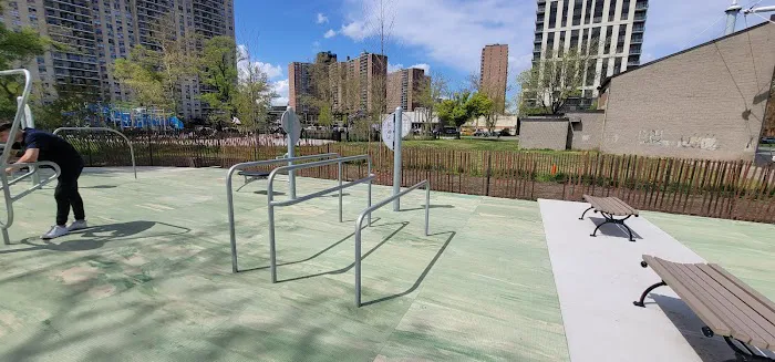 Outdoor Gym Picture 2