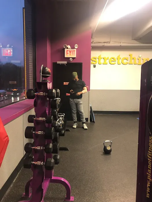 Planet Fitness Picture 10