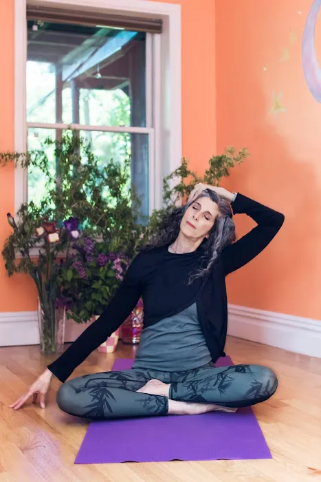 Jennifer Brilliant Yoga Picture 10
