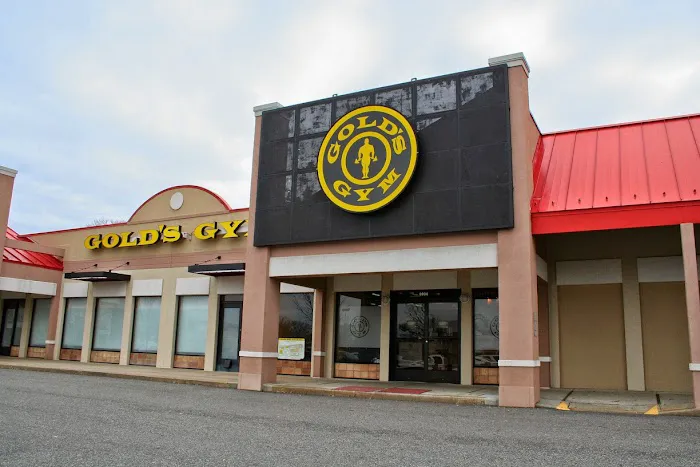 Gold's Gym Richmond Picture 8